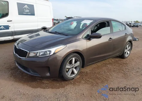 2018 Kia Forte Lx z USA, uszkodzony, nr VIN 3KPFL4A72JE200794